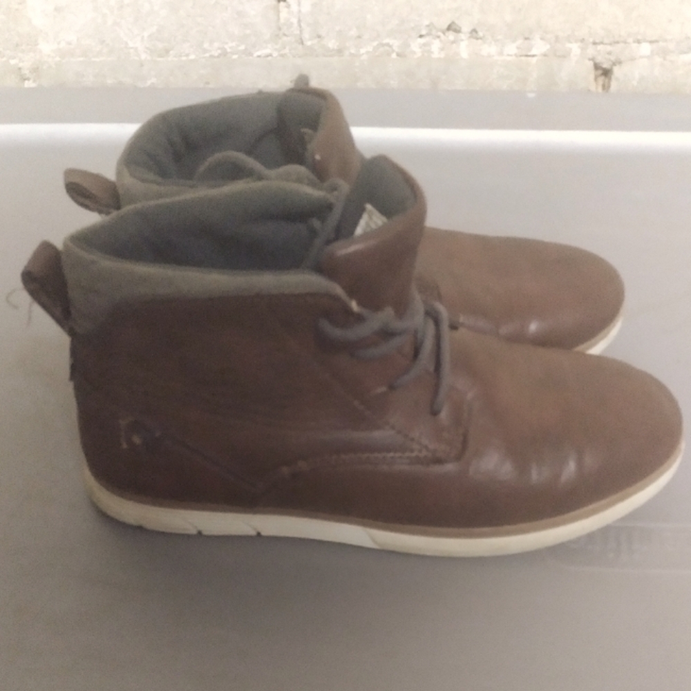 Youth Boys Brown American Eagle Outfitters Size 5